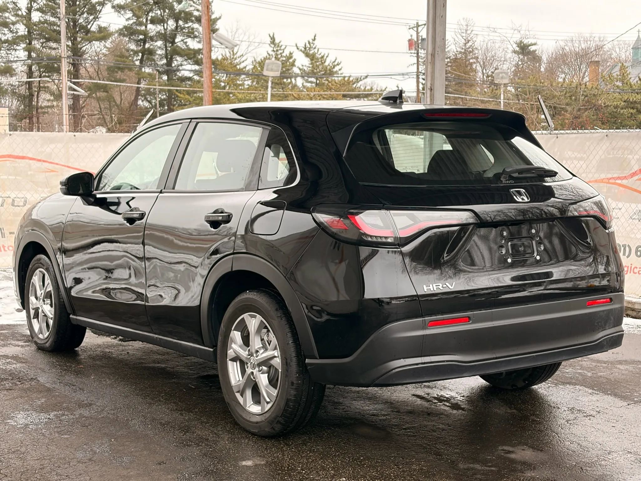 Used 2025 Honda HR-V LX image 11