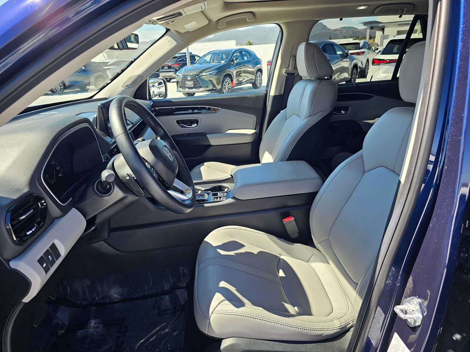 Used 2025 Honda Pilot Touring image 22