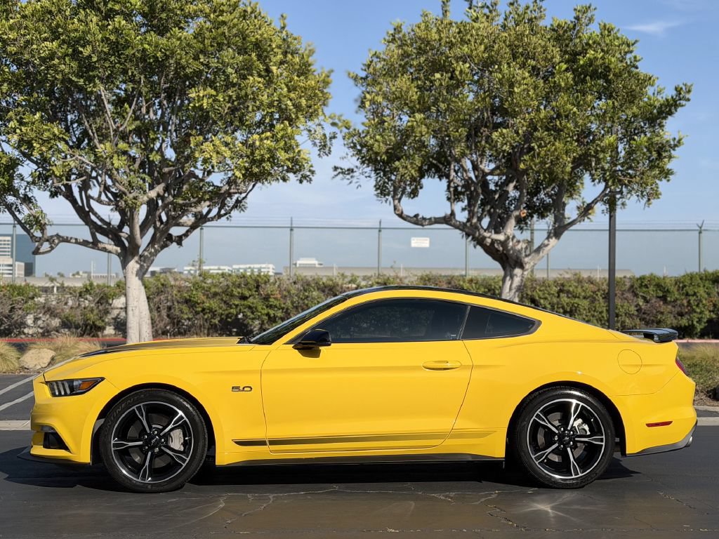 Used 2017 Ford Mustang GT Premium RWD image 8