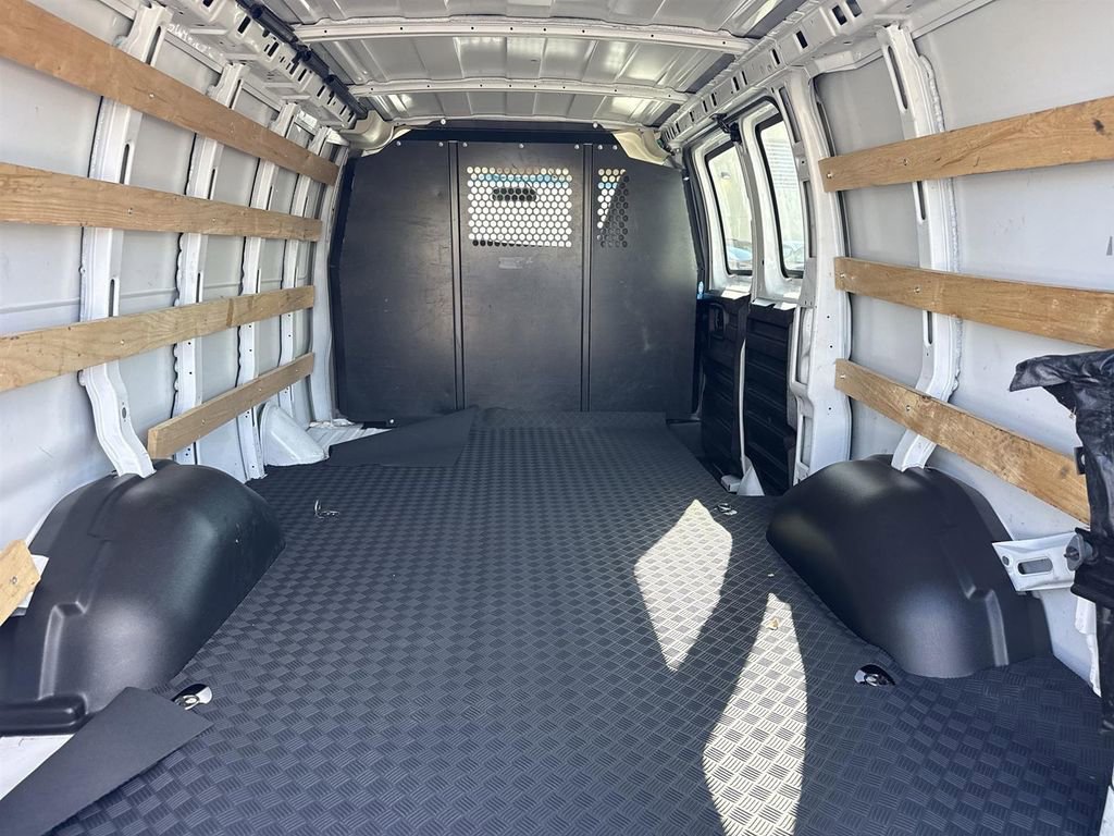 Used 2024 GMC Savana 2500 w/ Driver Convenience Package image 21