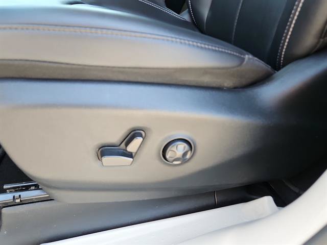 Used 2024 Chrysler Pacifica Touring-L FWD image 13