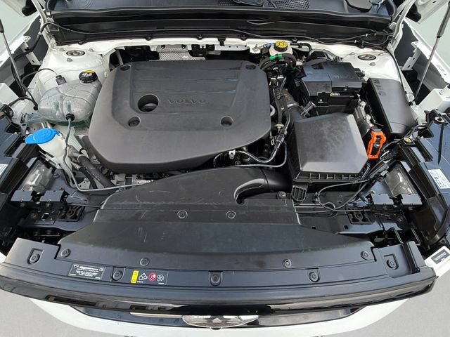 Used 2023 Volvo XC40 B4 Ultimate FWD image 27