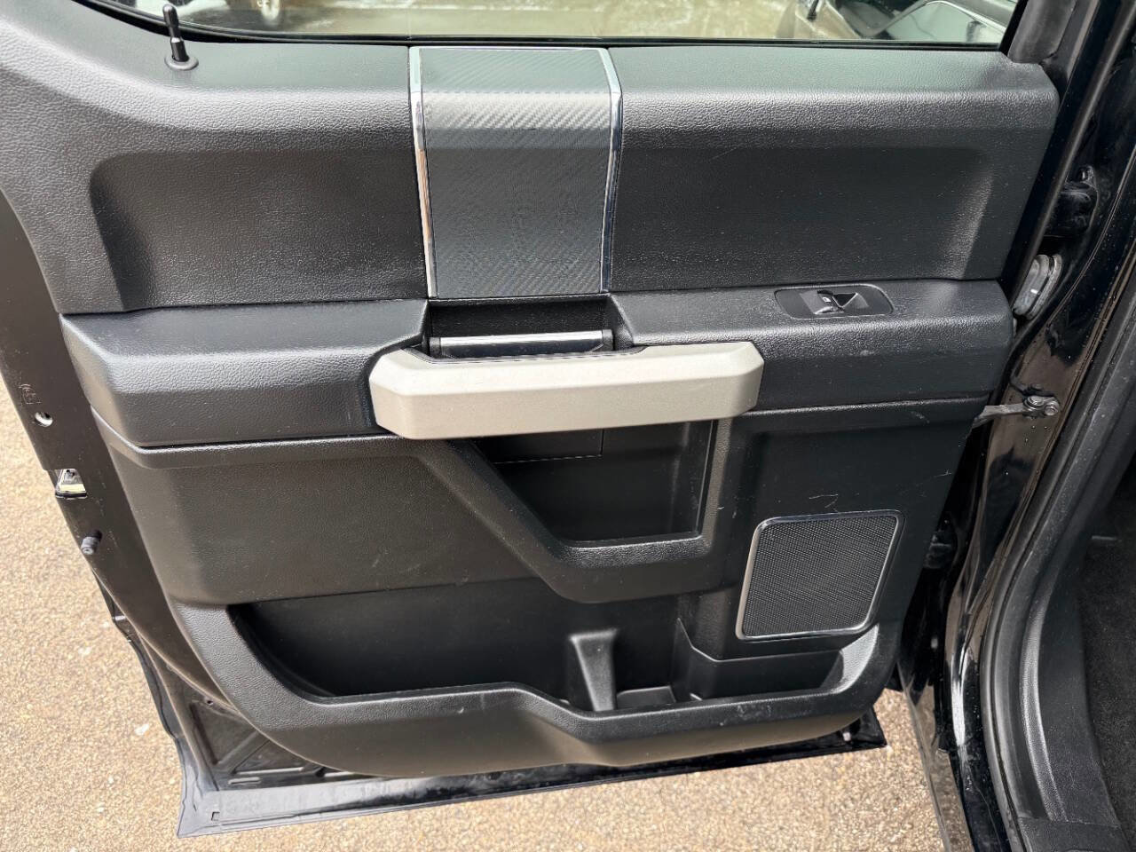 Used 2018 Ford F150 Lariat w/ Equipment Group 502A Luxury image 23