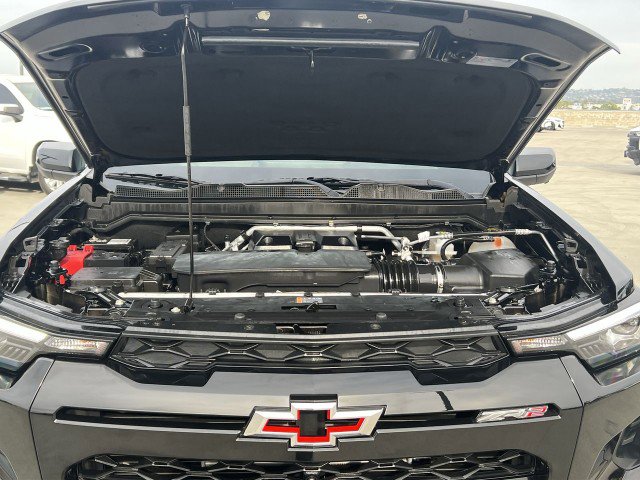Used 2025 Chevrolet Colorado ZR2 w/ Midnight Edition image 31