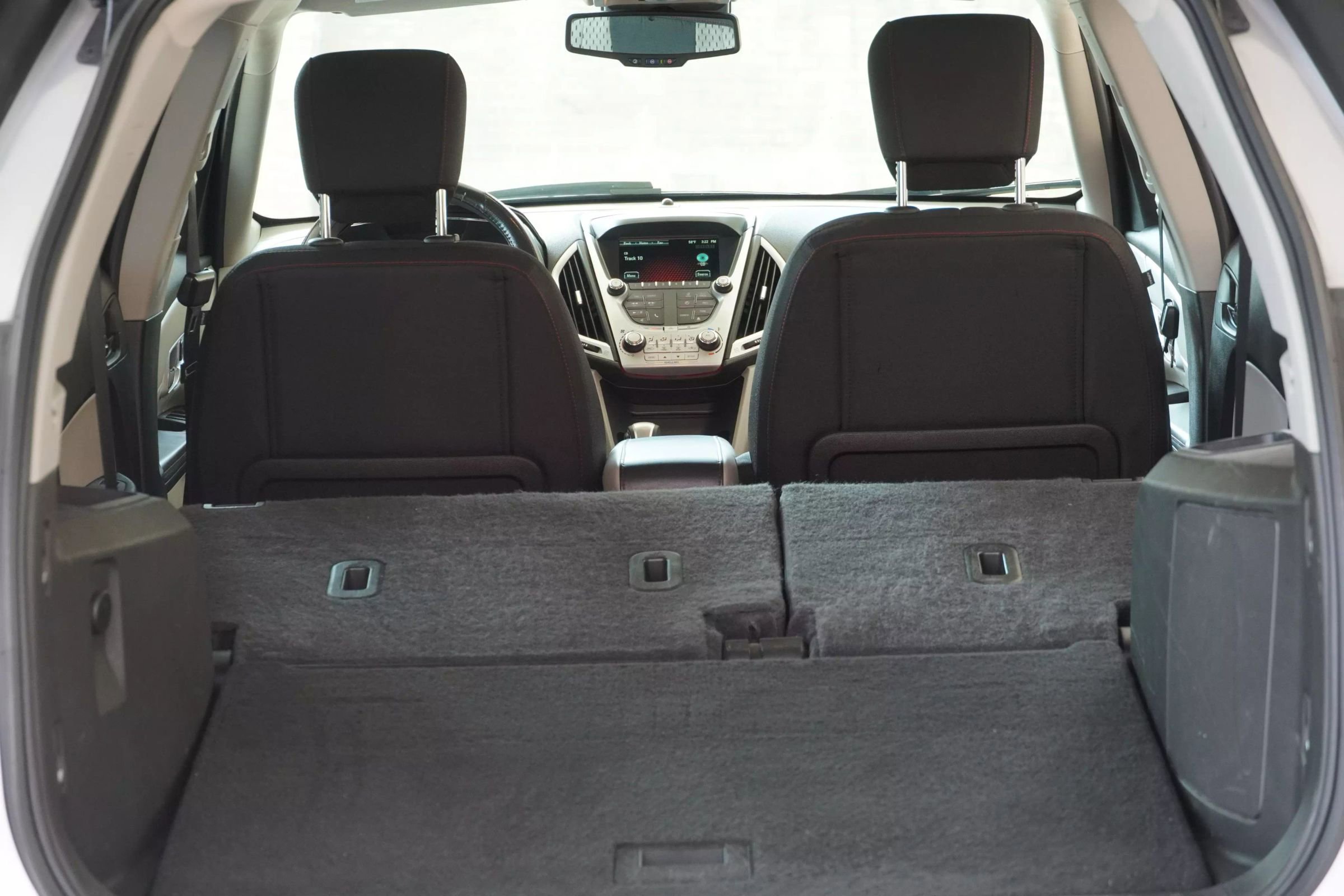 Used 2015 GMC Terrain SLE image 34