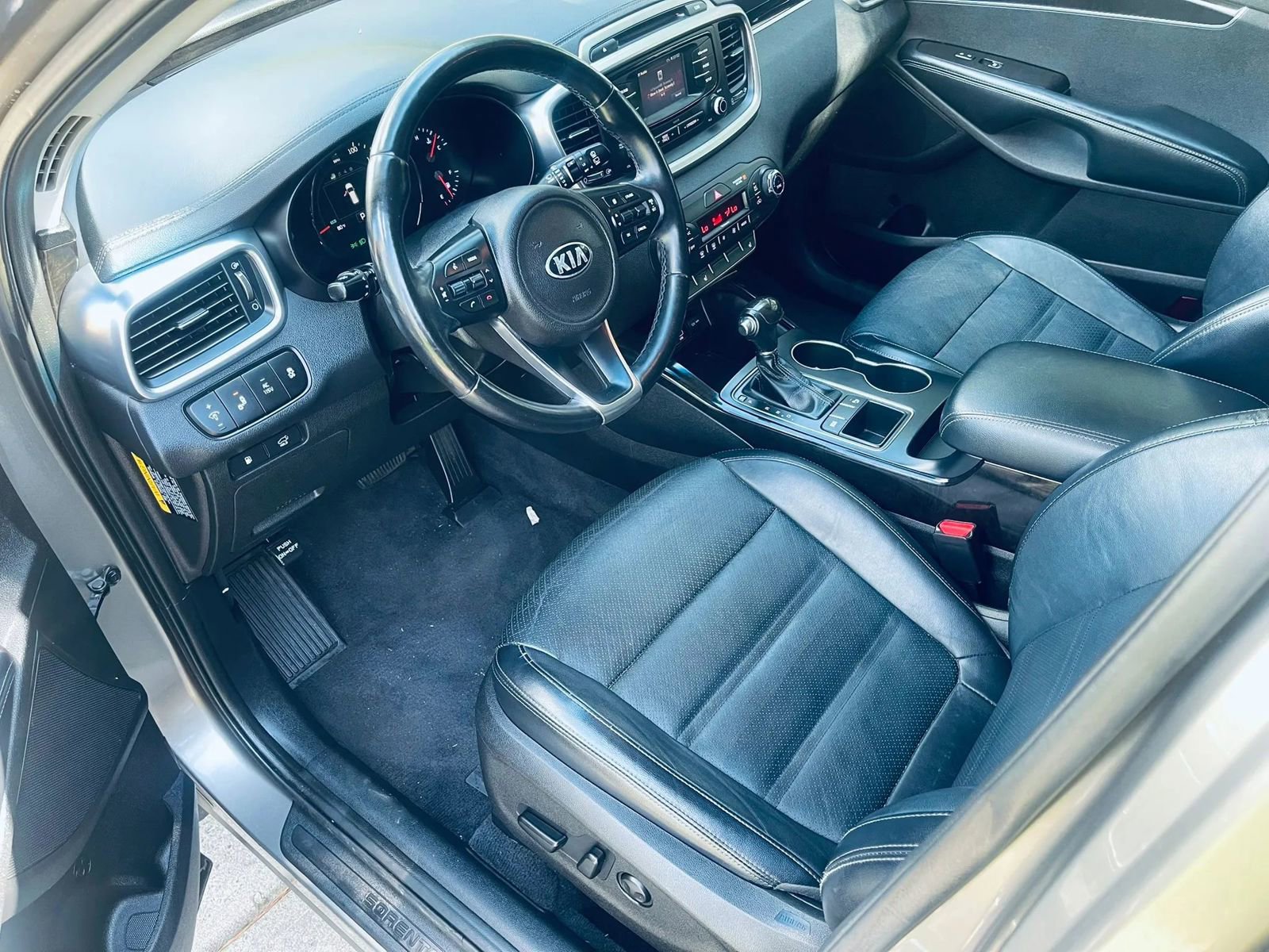 Used 2016 Kia Sorento EX w/ EX Premium Package image 4