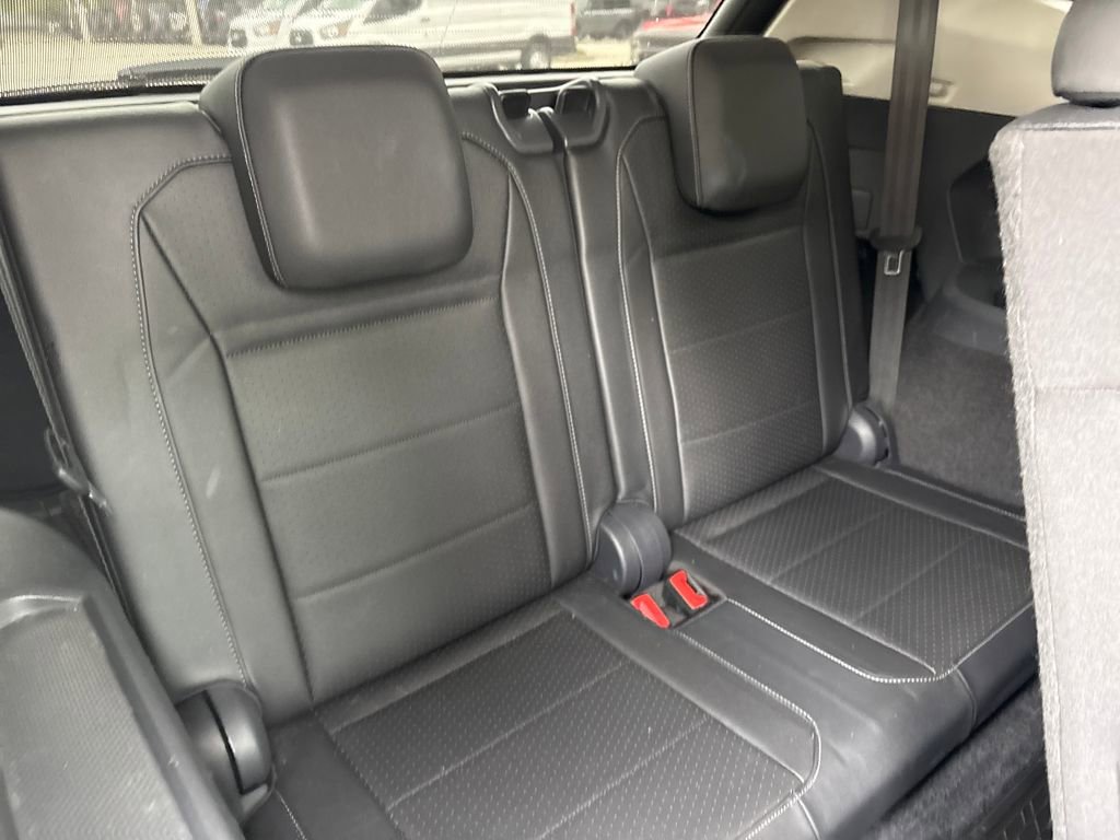 Used 2020 Volkswagen Tiguan SEL image 32