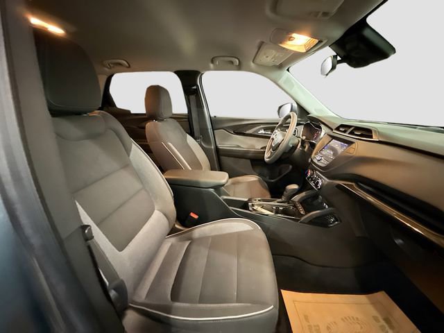 Used 2022 Chevrolet TrailBlazer LT w/ LPO, Blackout Package image 27