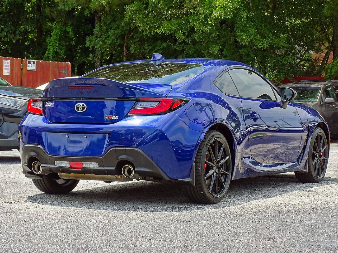 Used 2025 Toyota GR86 Premium w/ Performance Package RWD image 15