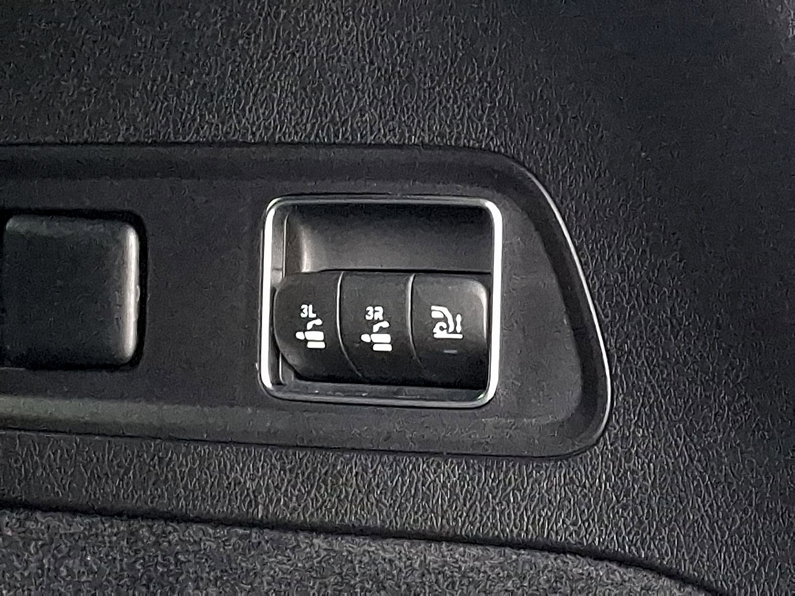 Certified 2025 Mercedes-Benz GLS 450 4MATIC image 31