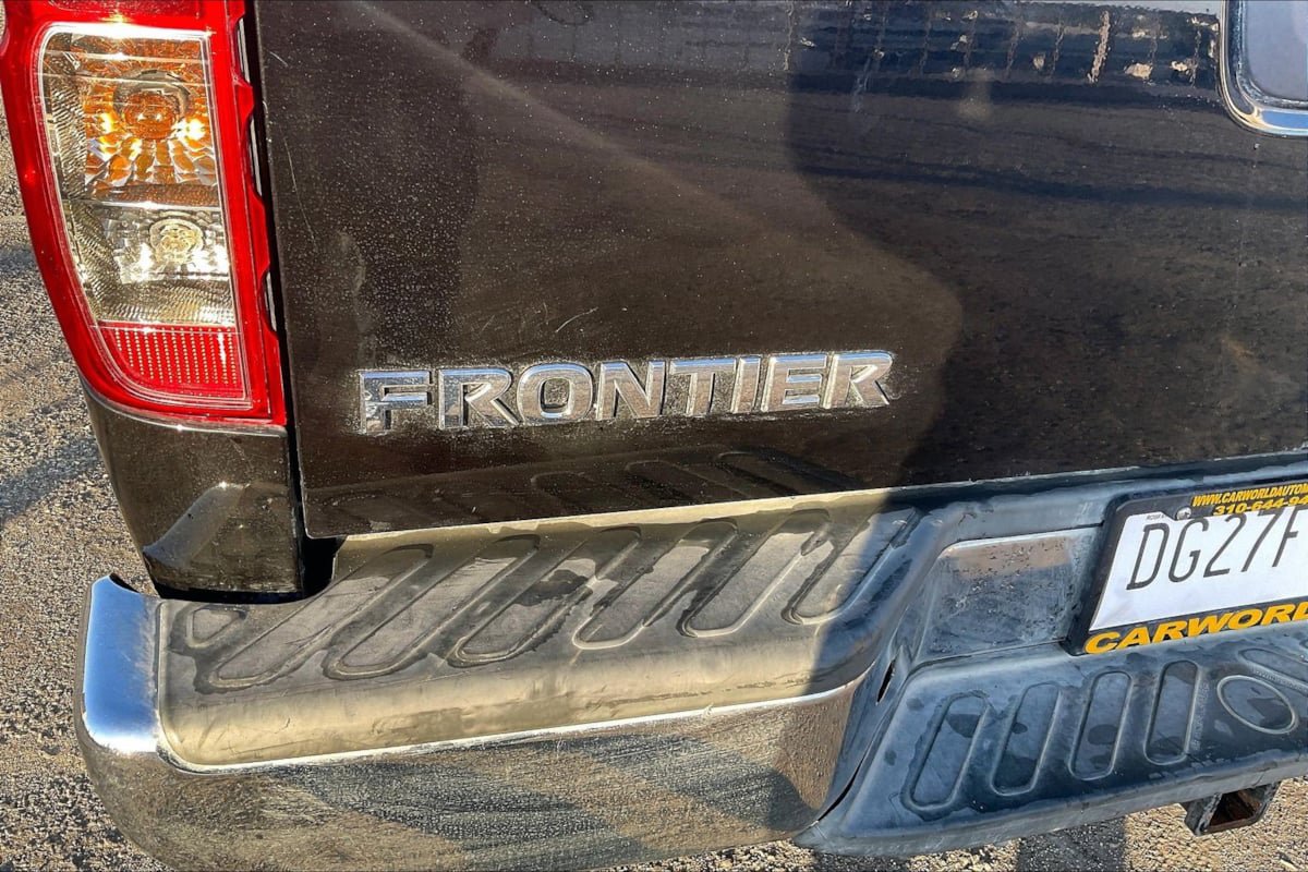 Used 2018 Nissan Frontier SV RWD image 8