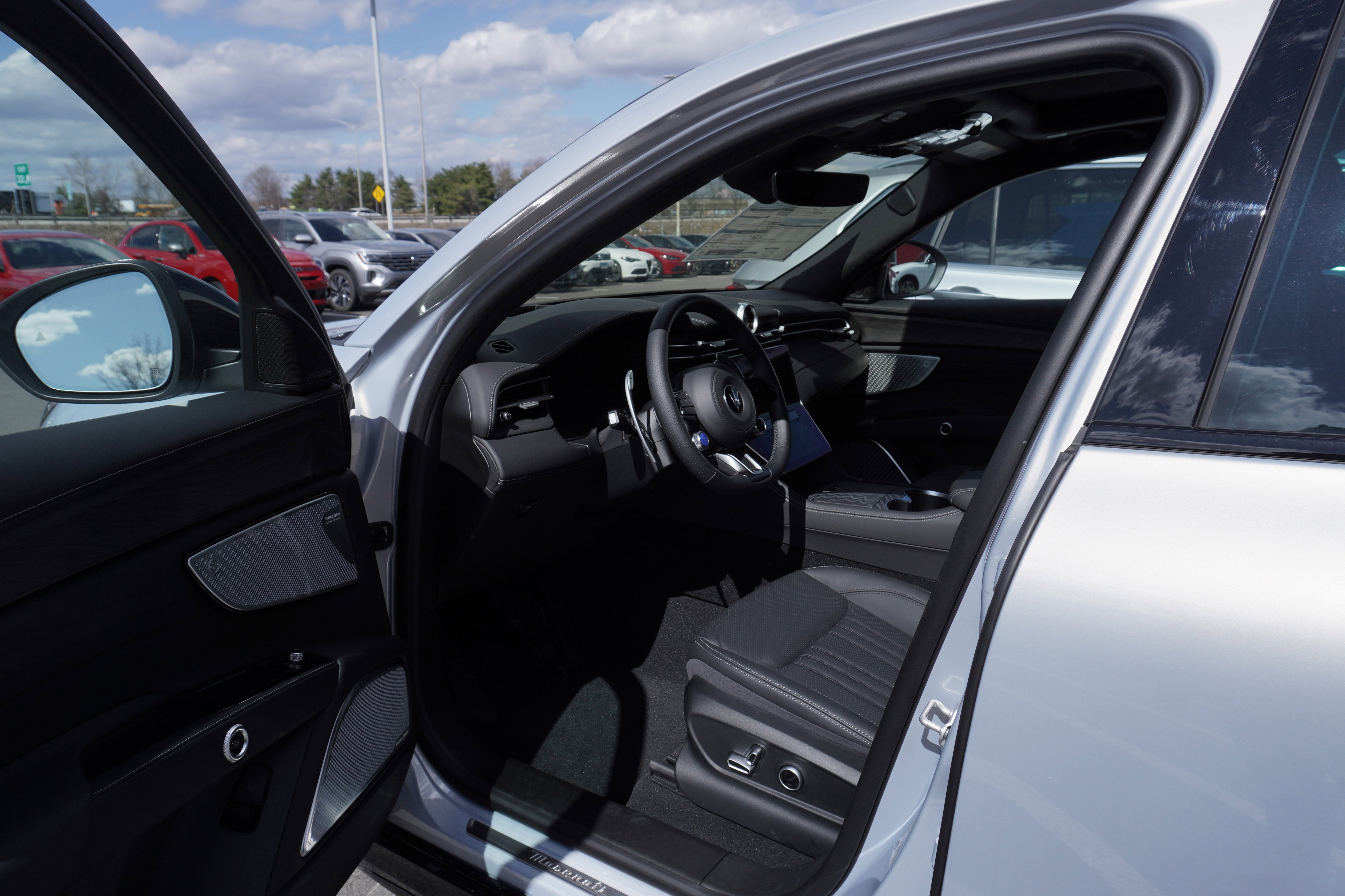 New 2025 Maserati Grecale Modena image 7