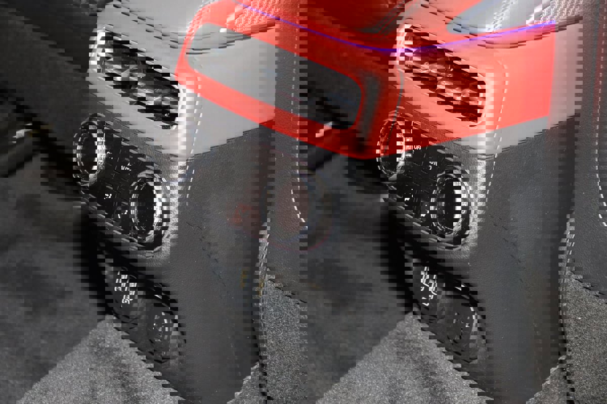 Used 2023 Genesis GV70 2.5T w/ Sport Prestige Package image 16