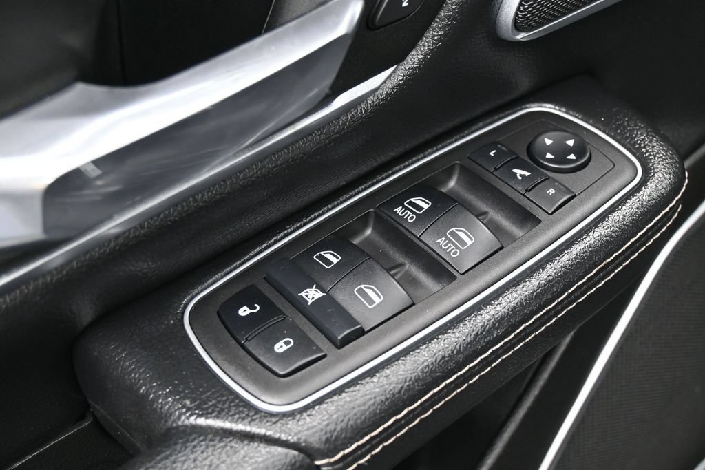 Used 2023 RAM 1500 Laramie RWD image 14