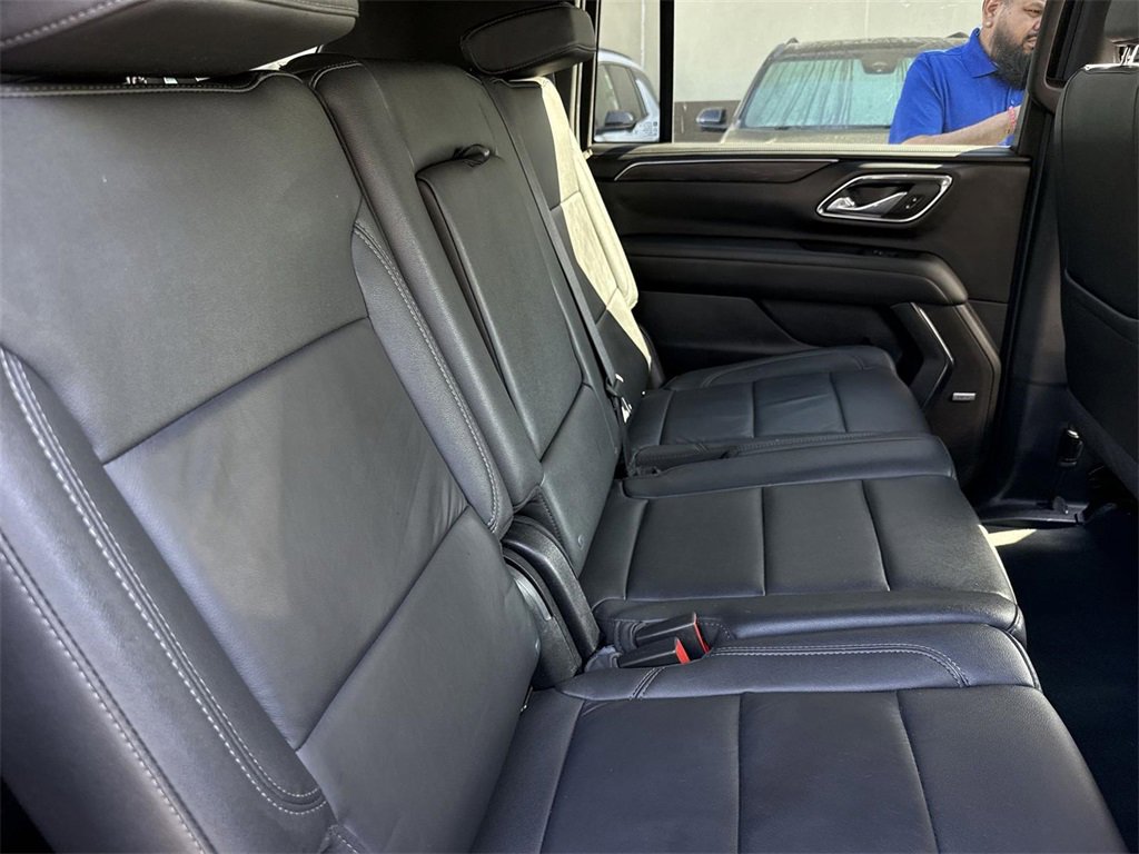 Used 2024 Chevrolet Suburban LT image 25