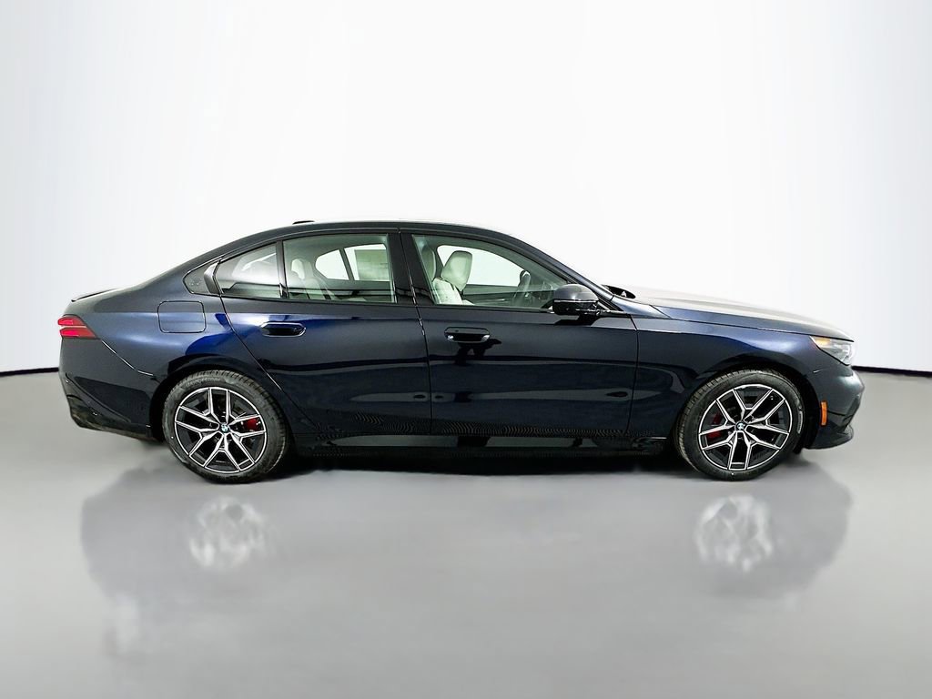 New 2026 BMW i5 eDrive40 w/ M Sport Package image 4