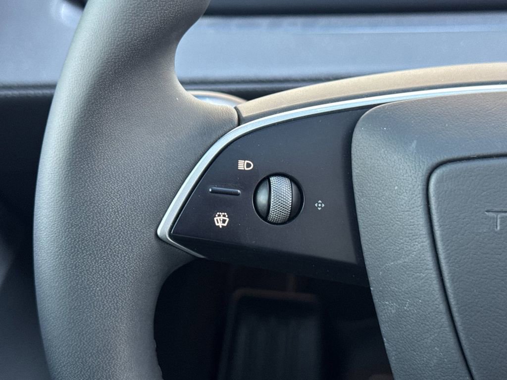 Used 2026 Tesla Model Y AWD image 26