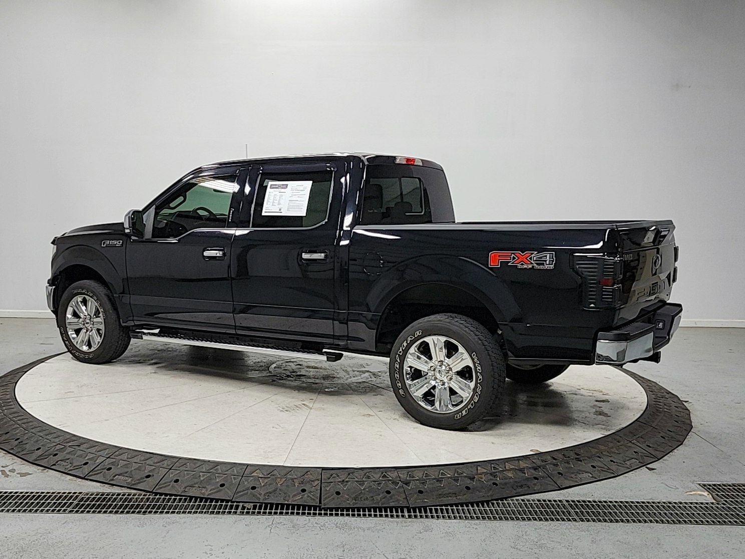 Used 2019 Ford F150 XLT w/ Equipment Group 302A Luxury image 5