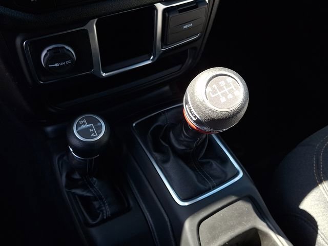 Used 2024 Jeep Gladiator Sport image 11