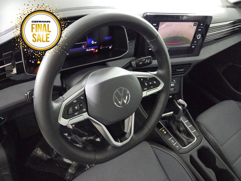 Certified 2025 Volkswagen Jetta SE w/ Sunroof Package image 14