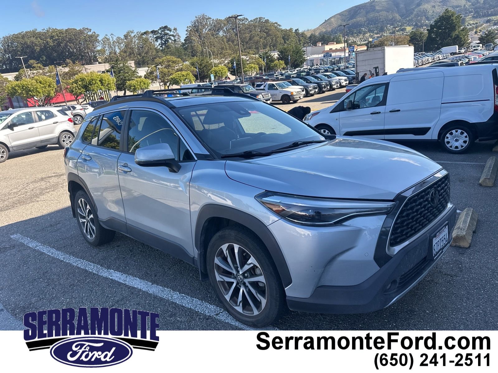 Used 2022 Toyota Corolla Cross XLE w/ Convenience Package AWD/4WD image 1