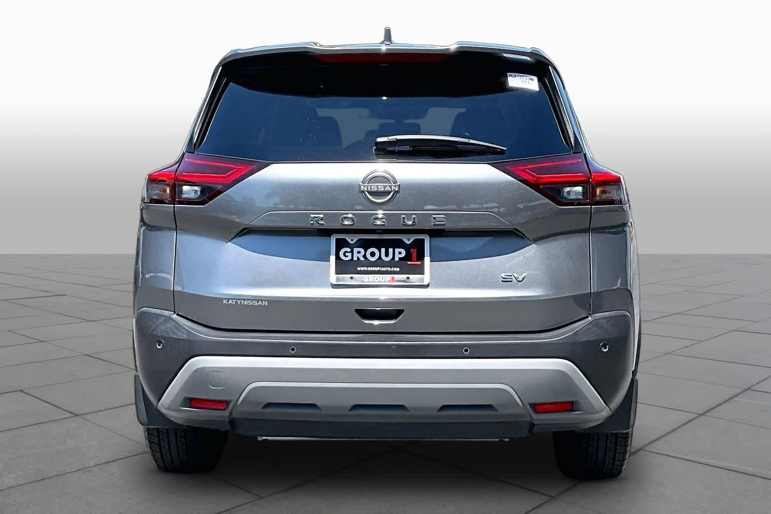 Used 2023 Nissan Rogue SV FWD image 5
