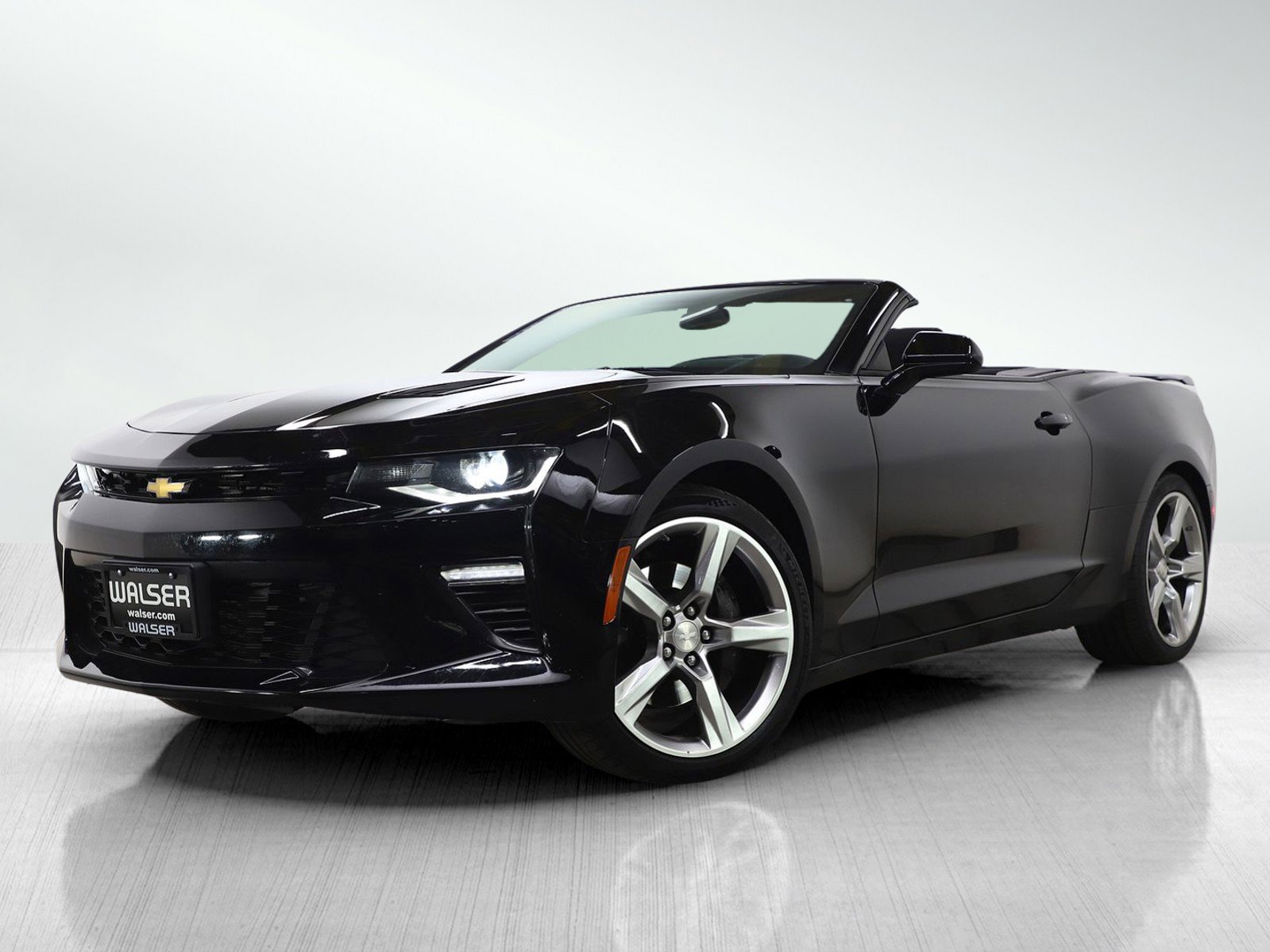 Used 2017 Chevrolet Camaro SS image 2