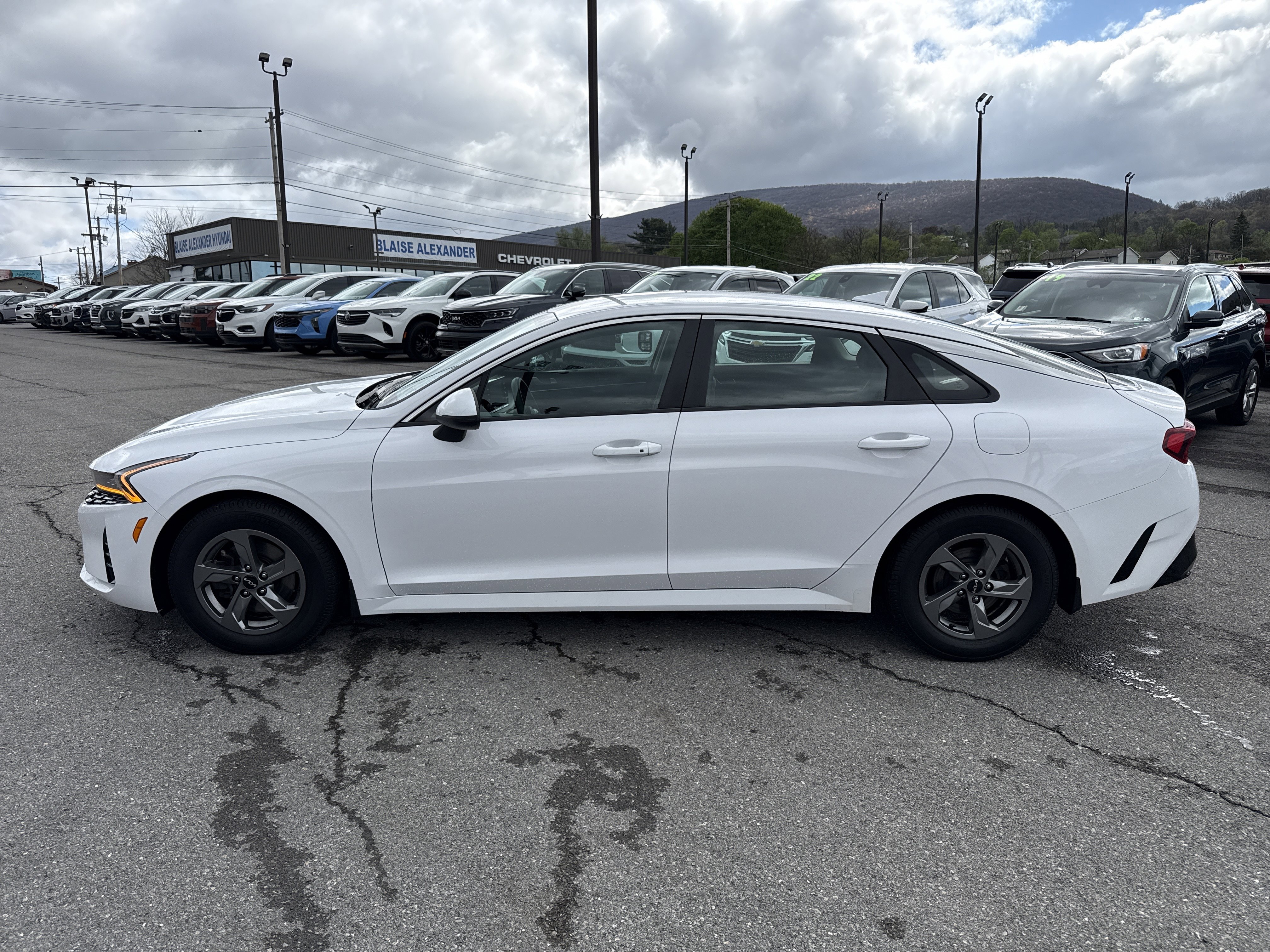 Used 2023 Kia K5 LXS image 7