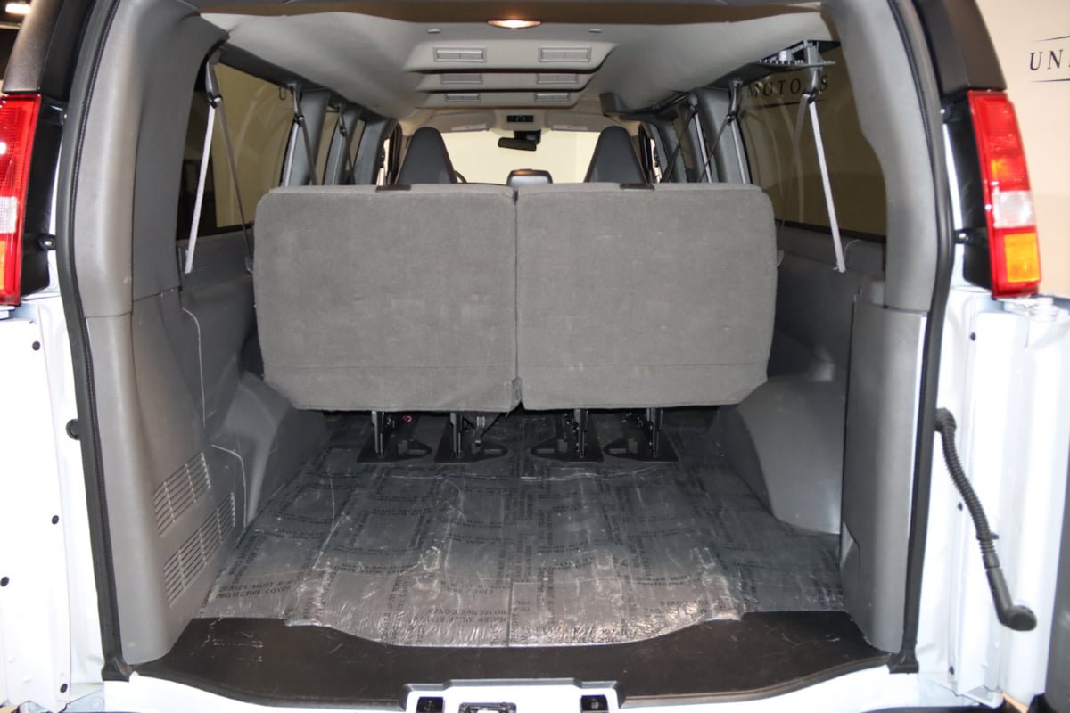 Used 2025 Chevrolet Express 3500 LT w/ LT Preferred Equipment Group RWD image 13