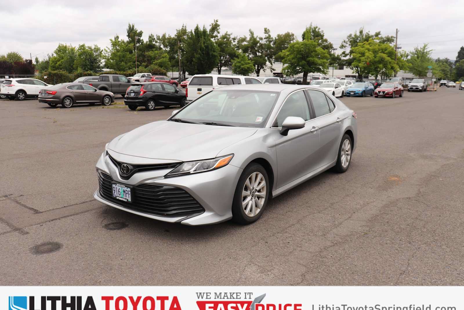 Used 2020 Toyota Camry LE FWD image 1