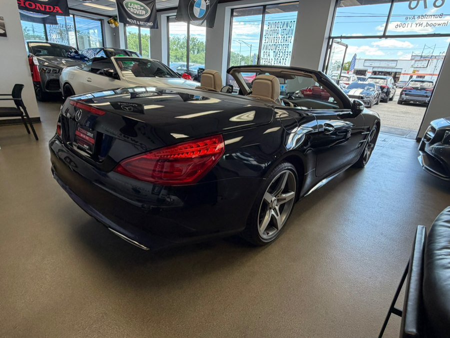 Used 2017 Mercedes-Benz SL 550 image 12