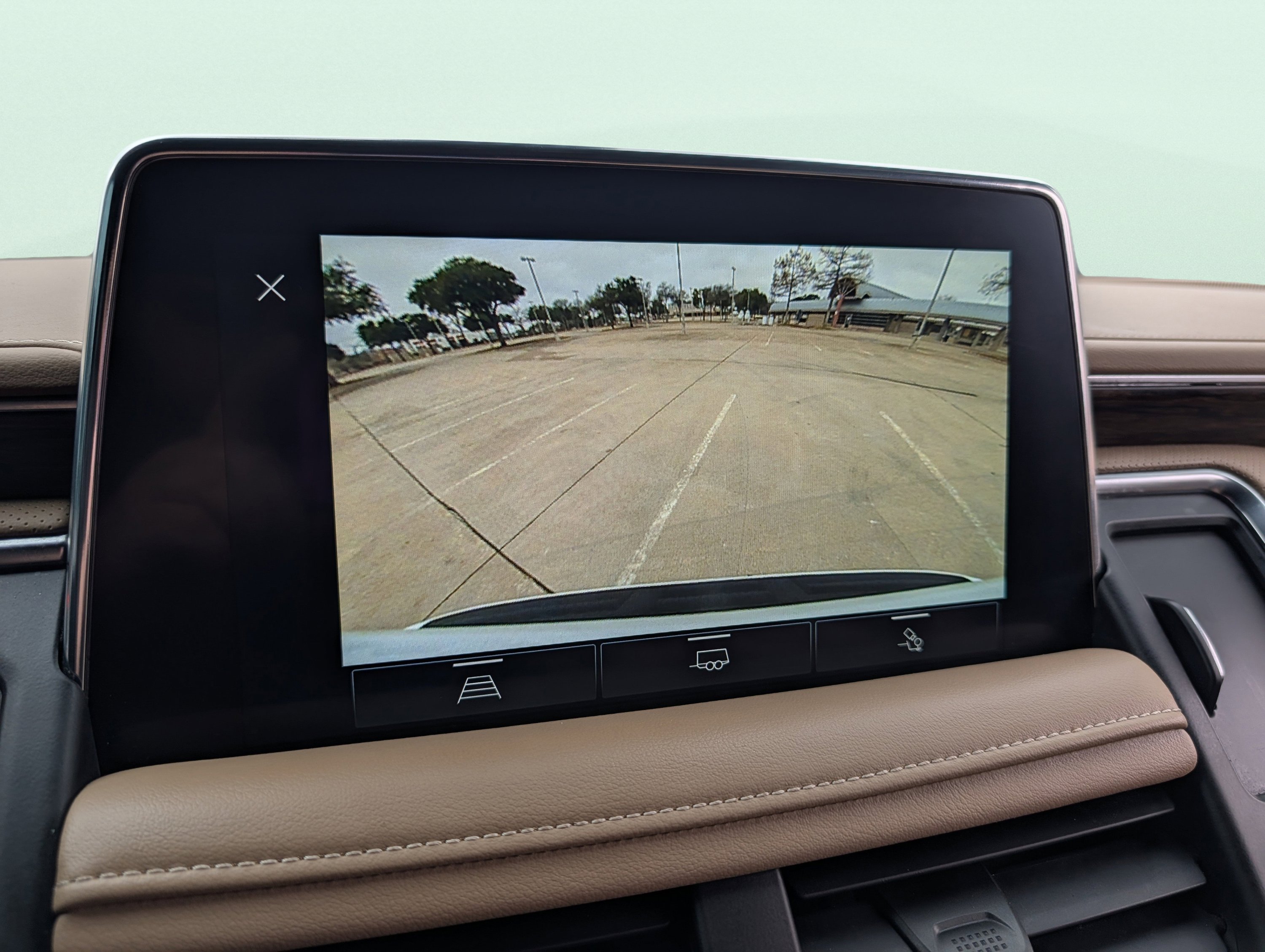 Used 2022 Chevrolet Suburban Premier w/ Max Trailering Package AWD/4WD image 57