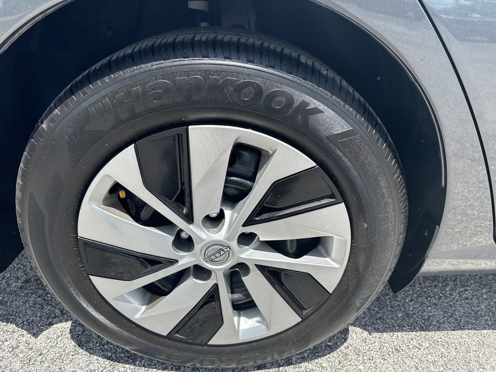 Used 2024 Nissan Altima 2.5 S FWD image 11