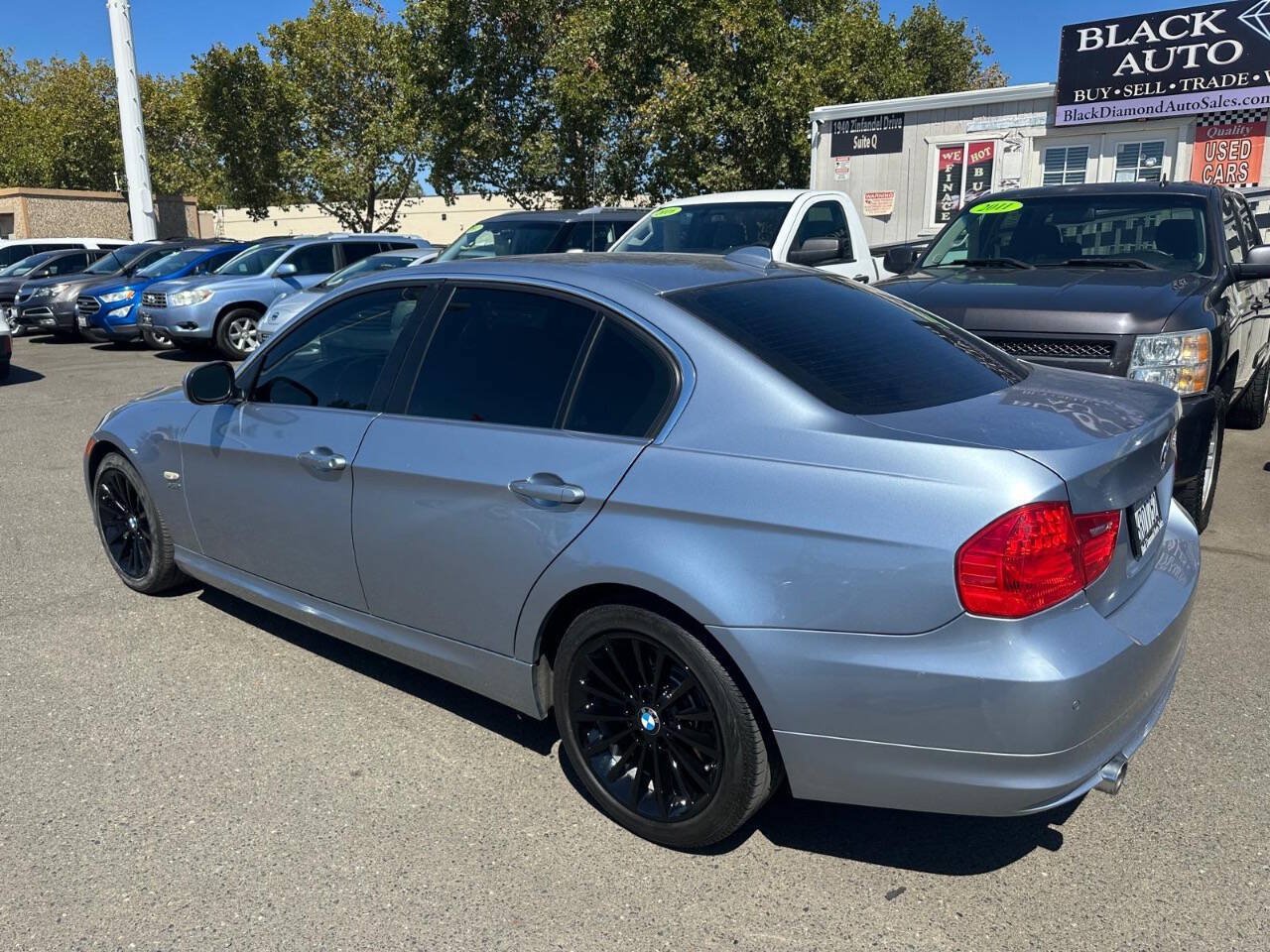 Used 2011 BMW 335i xDrive Sedan AWD/4WD image 7