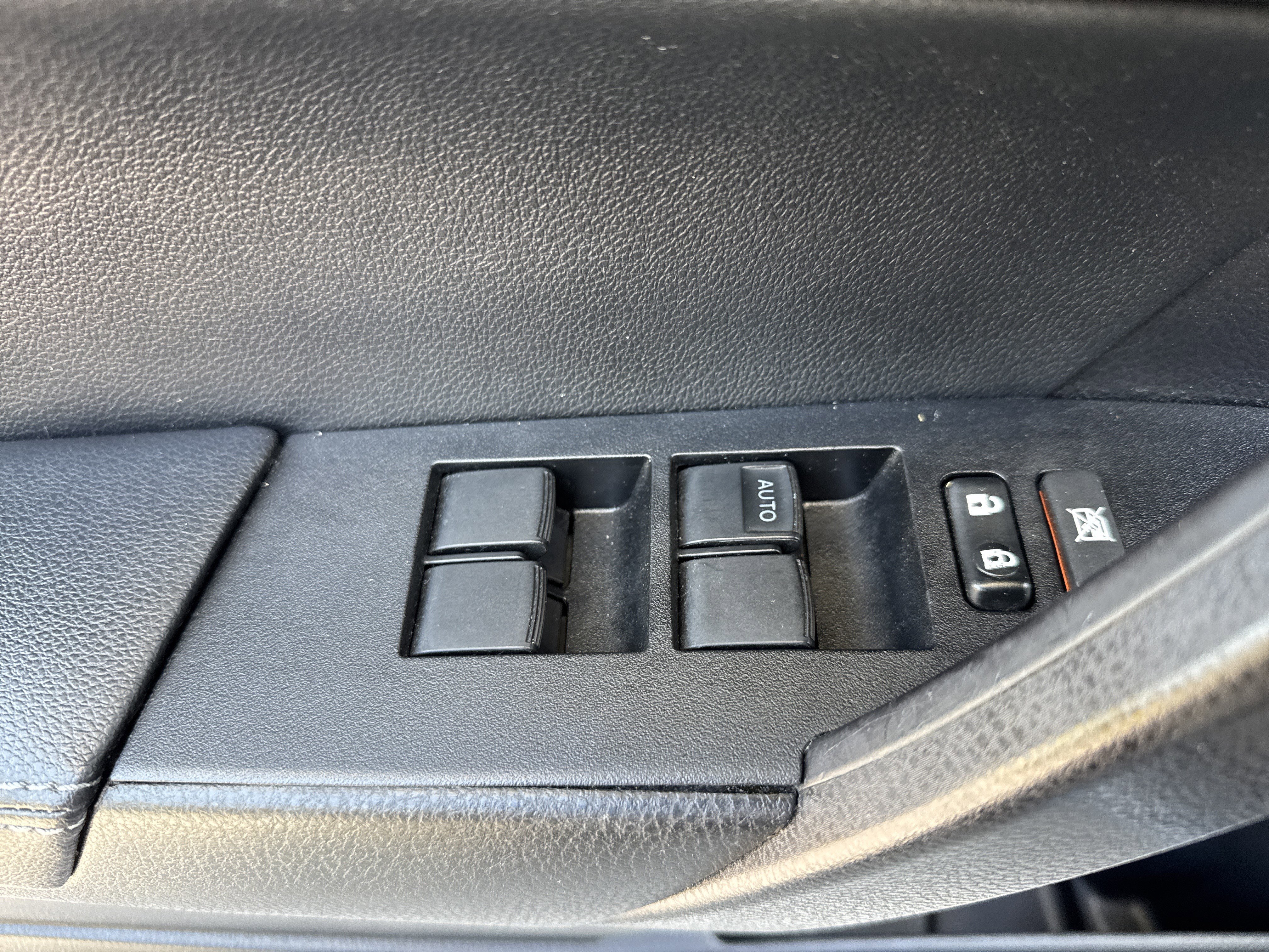 Used 2019 Toyota Corolla SE w/ SE Premium Package FWD image 15