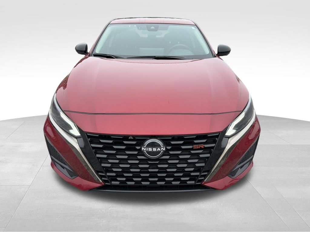 Used 2024 Nissan Altima 2.0 SR image 8