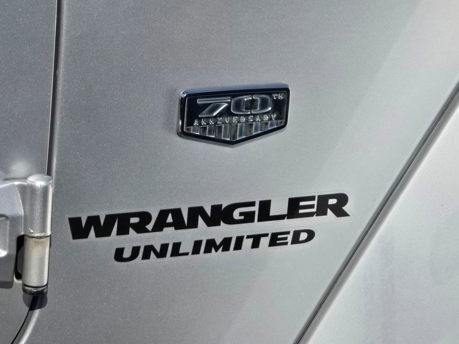 Used 2011 Jeep Wrangler Unlimited 70th Anniversary w/ Dual Top Group image 10