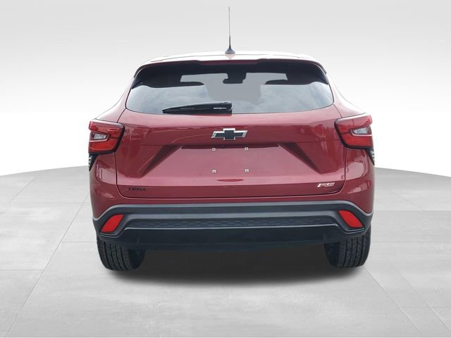 Certified 2024 Chevrolet Trax RS w/ Driver Confidence Package image 4