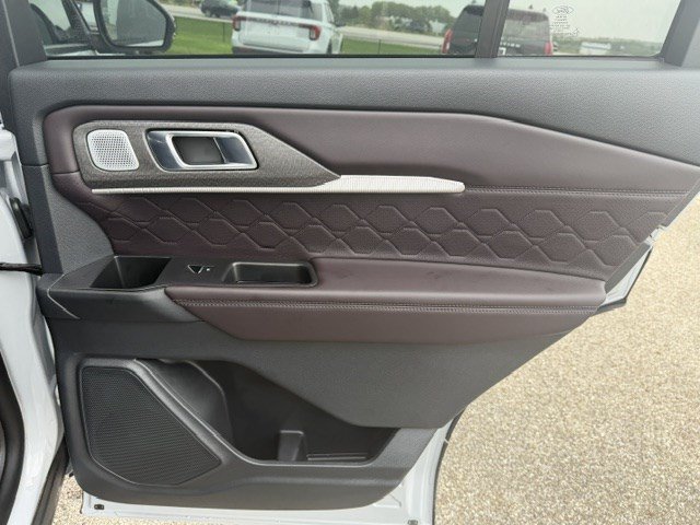 Certified 2026 Ford Explorer Platinum w/ LUX Leather Package AWD/4WD image 38