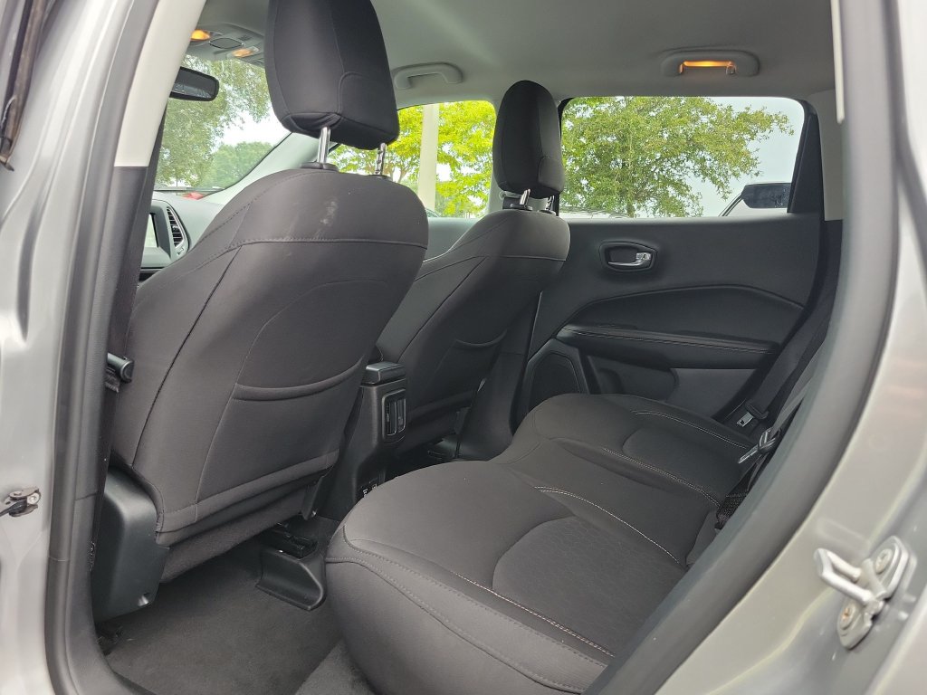 Used 2019 Jeep Compass Sport w/ Cold Weather Group AWD/4WD image 11