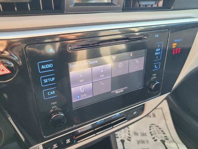 Used 2019 Toyota Corolla LE image 12