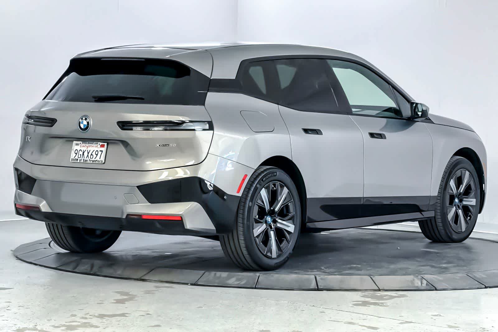Used 2023 BMW iX xDrive50 w/ Sport Package AWD/4WD image 2