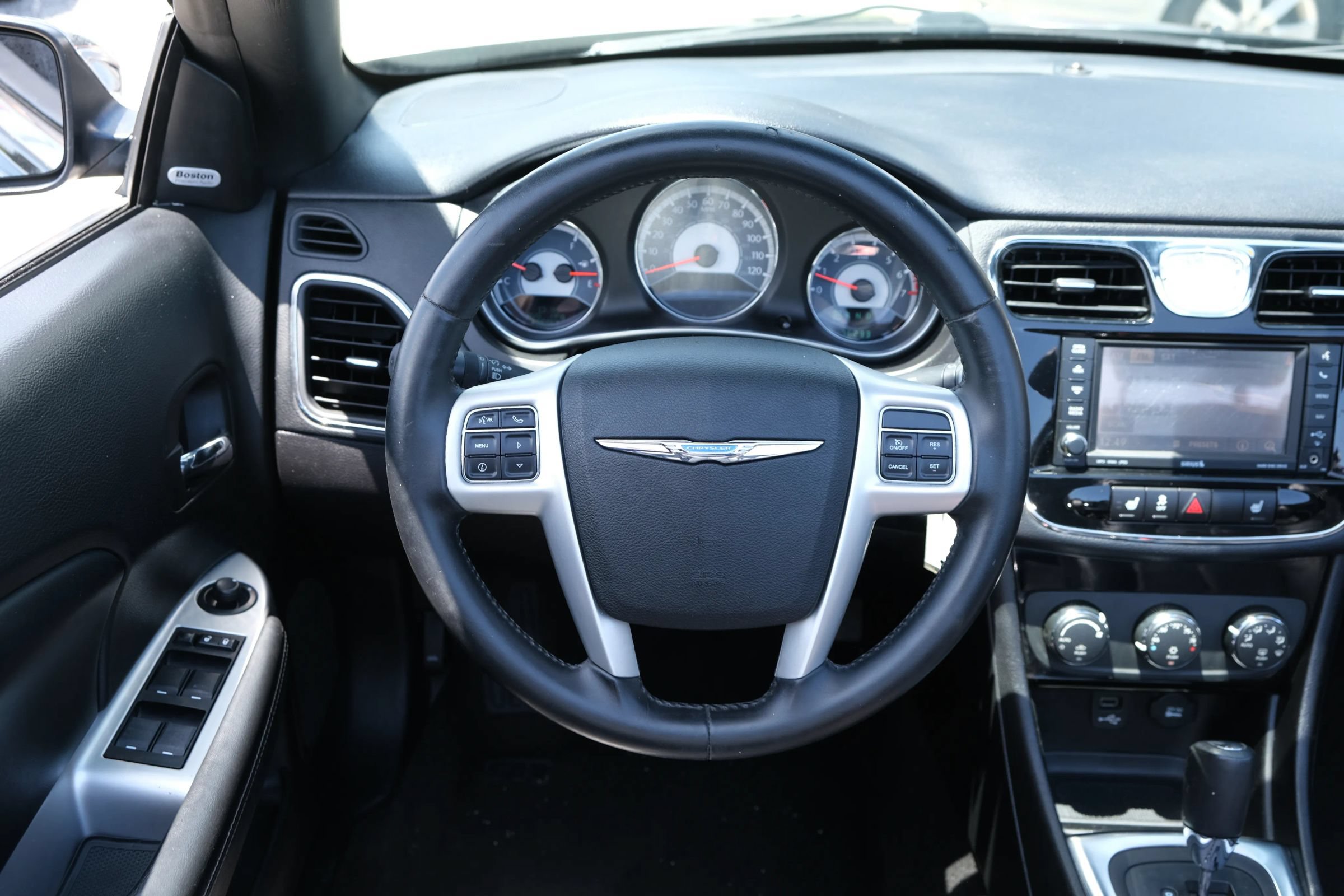 Used 2011 Chrysler 200 Limited FWD image 23