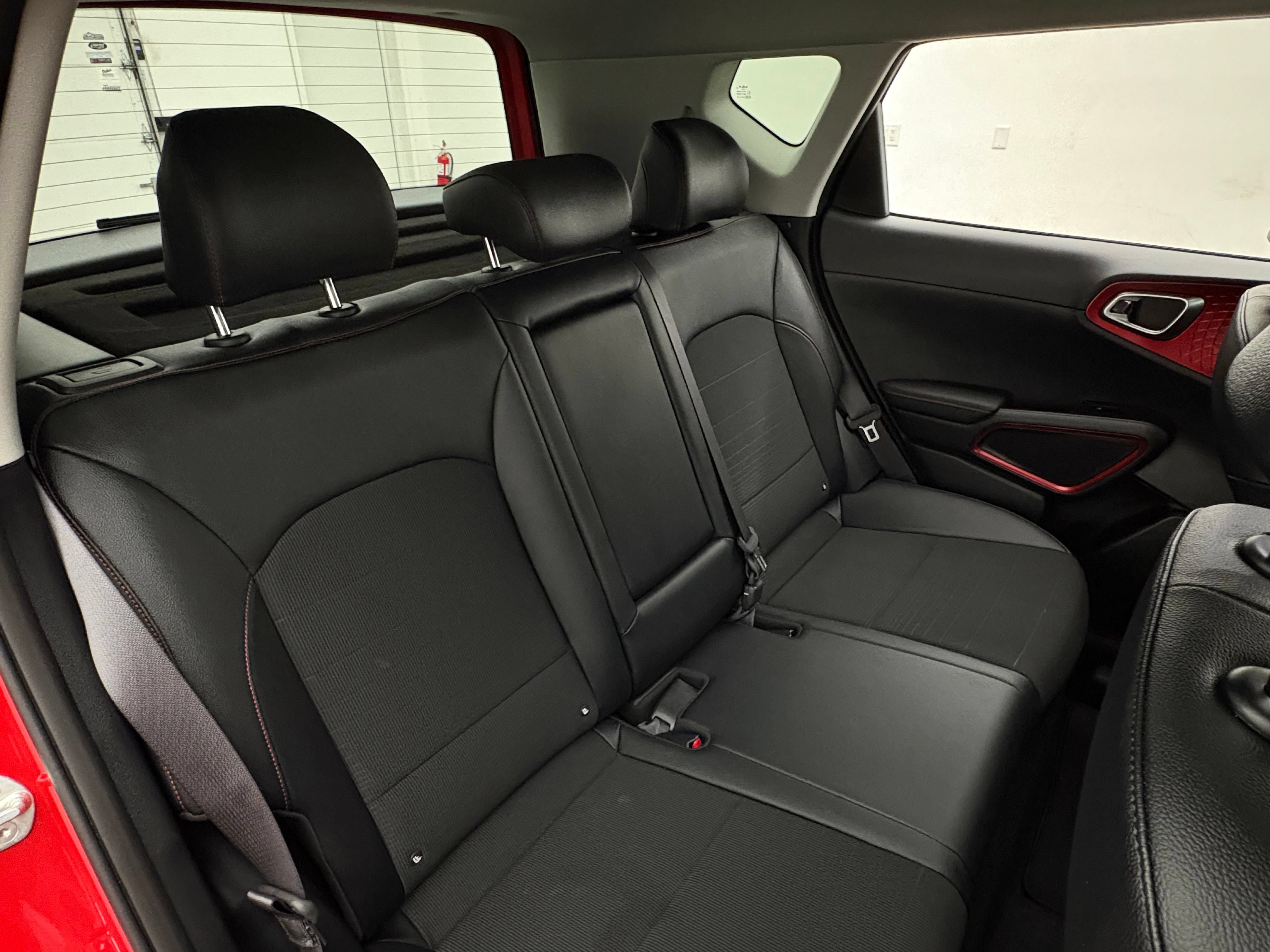 Used 2022 Kia Soul Turbo FWD image 37