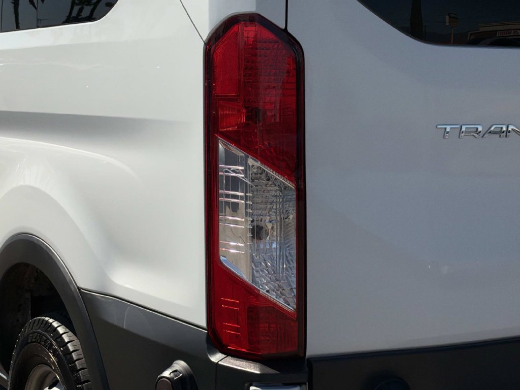 Certified 2018 Ford Transit 350 XL RWD image 8