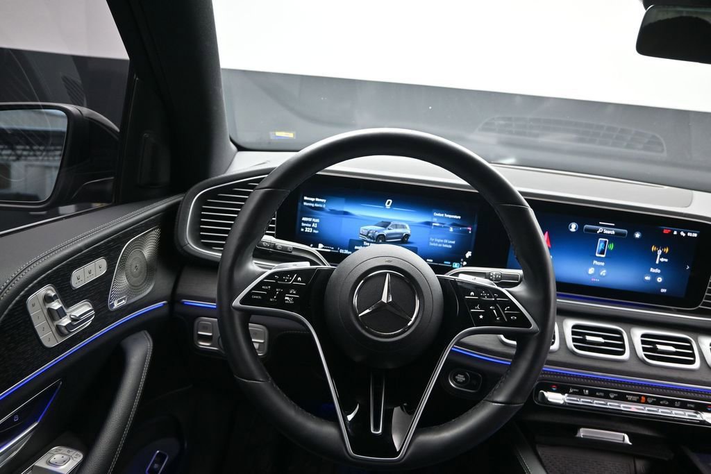 Used 2025 Mercedes-Benz GLS 450 4MATIC image 28