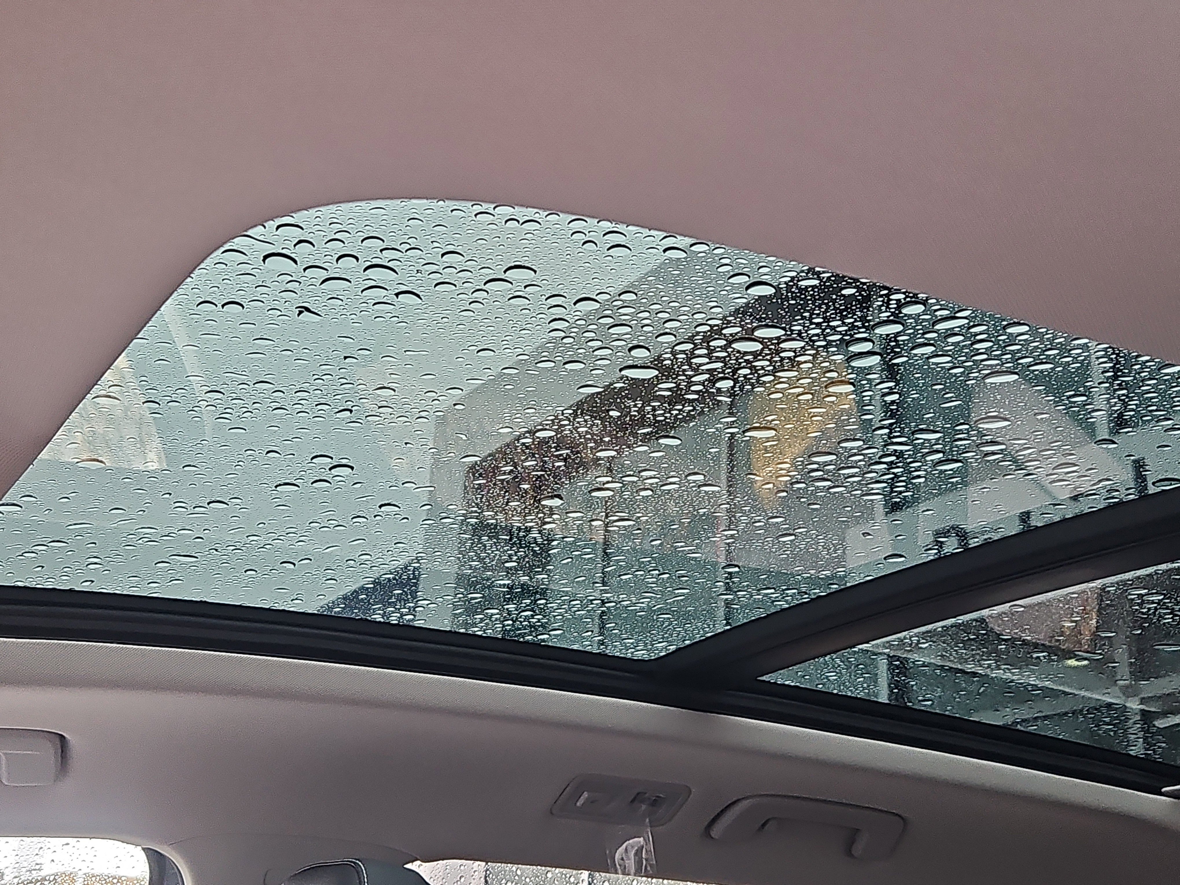 Used 2025 Volkswagen Taos SEL image 8