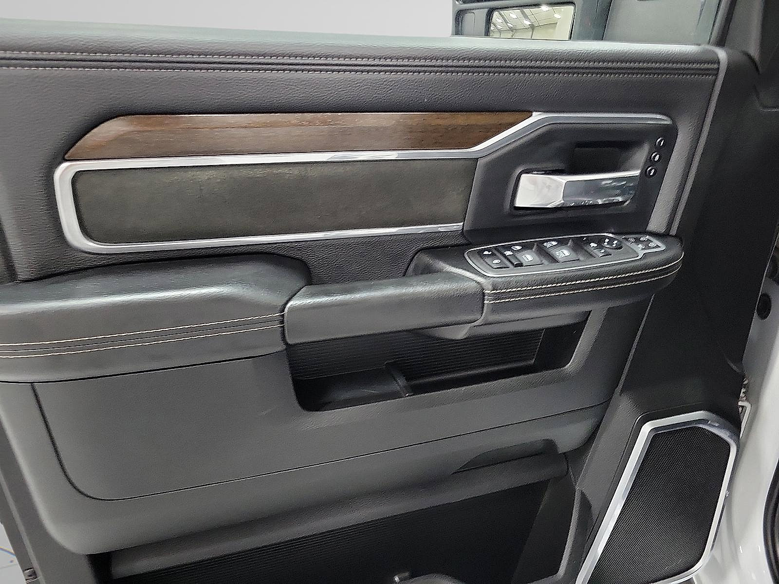 Used 2023 RAM 2500 Laramie AWD/4WD image 13