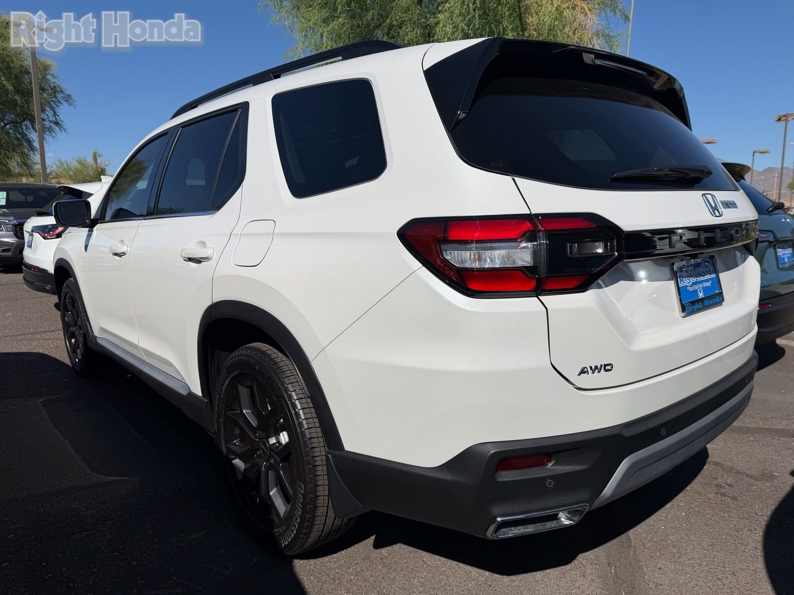 Certified 2025 Honda Pilot Touring image 3