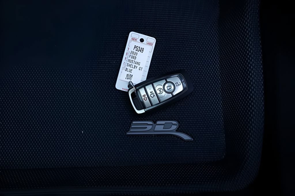 Used 2020 Ford Mustang Shelby GT500 w/ Technology Package RWD image 41
